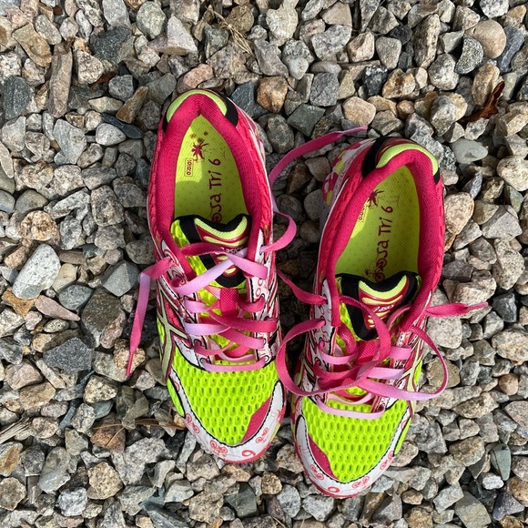 multi colored asics womens